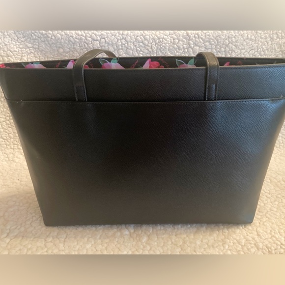 Betsey Johnson XO Zaria Tote w/ Wristlet and Scarf - Picture 2 of 10